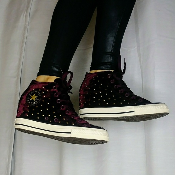 🔥NWT Converse Chuck Taylor Lux Wedges Ruby Velvet - Picture 2 of 8